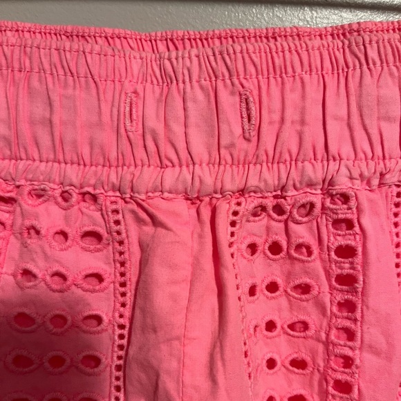 Vineyard Vines Sea Spray Eyelet Pull-On Shorts - Picture 7 of 12